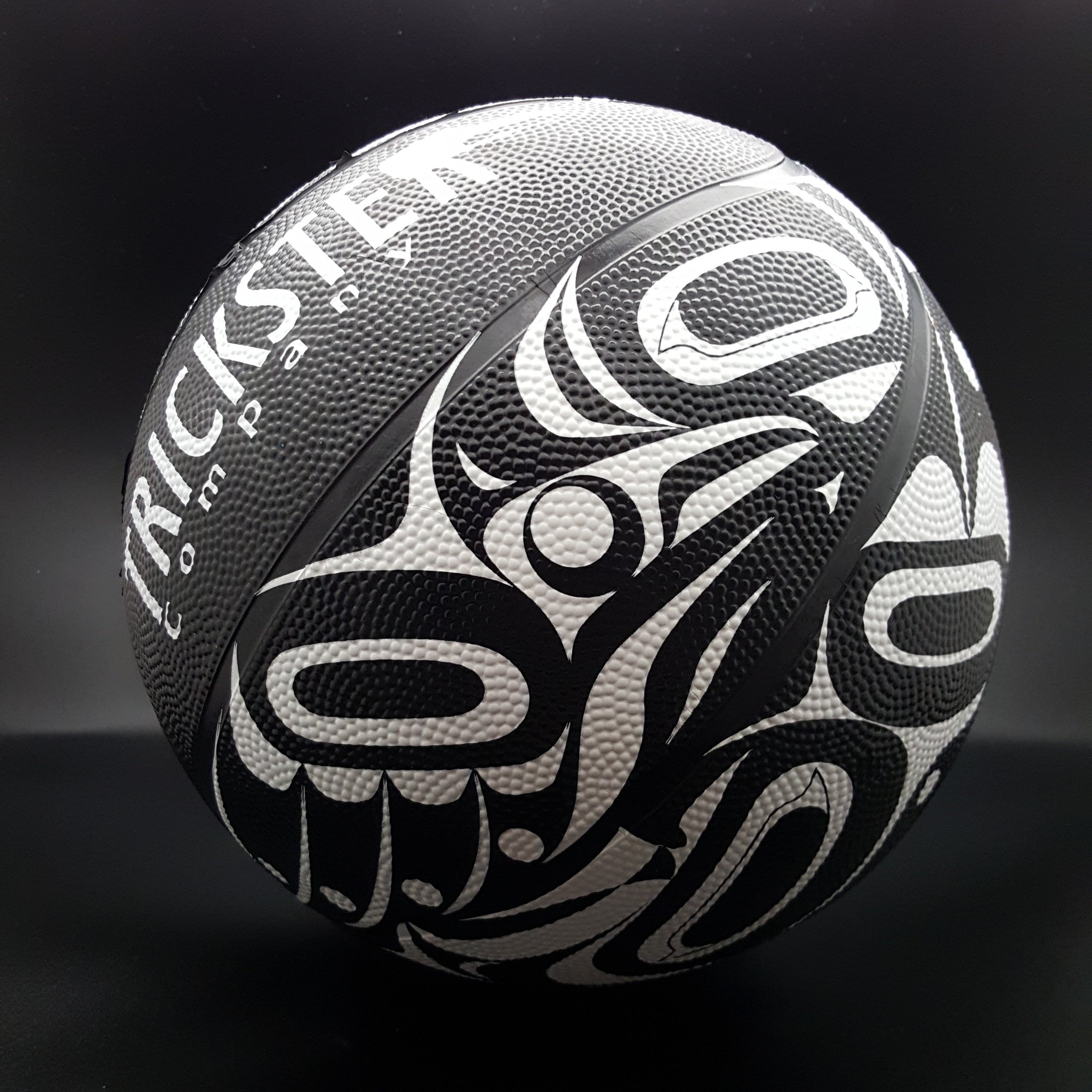 One on One Adult Basketball (Black&White) – Trickster Company